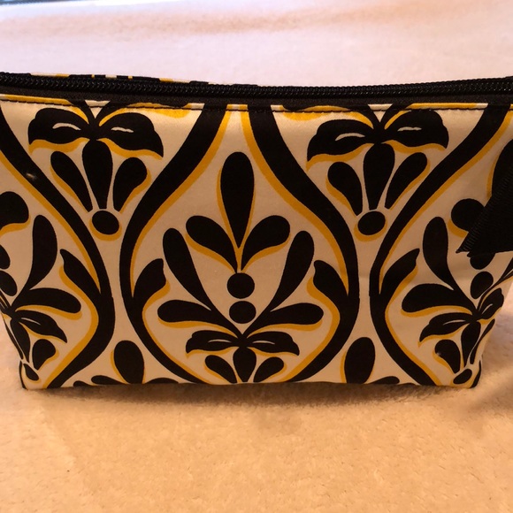 Talbots black/yellow monogrammed cosmetic bag “L” - Picture 4 of 6